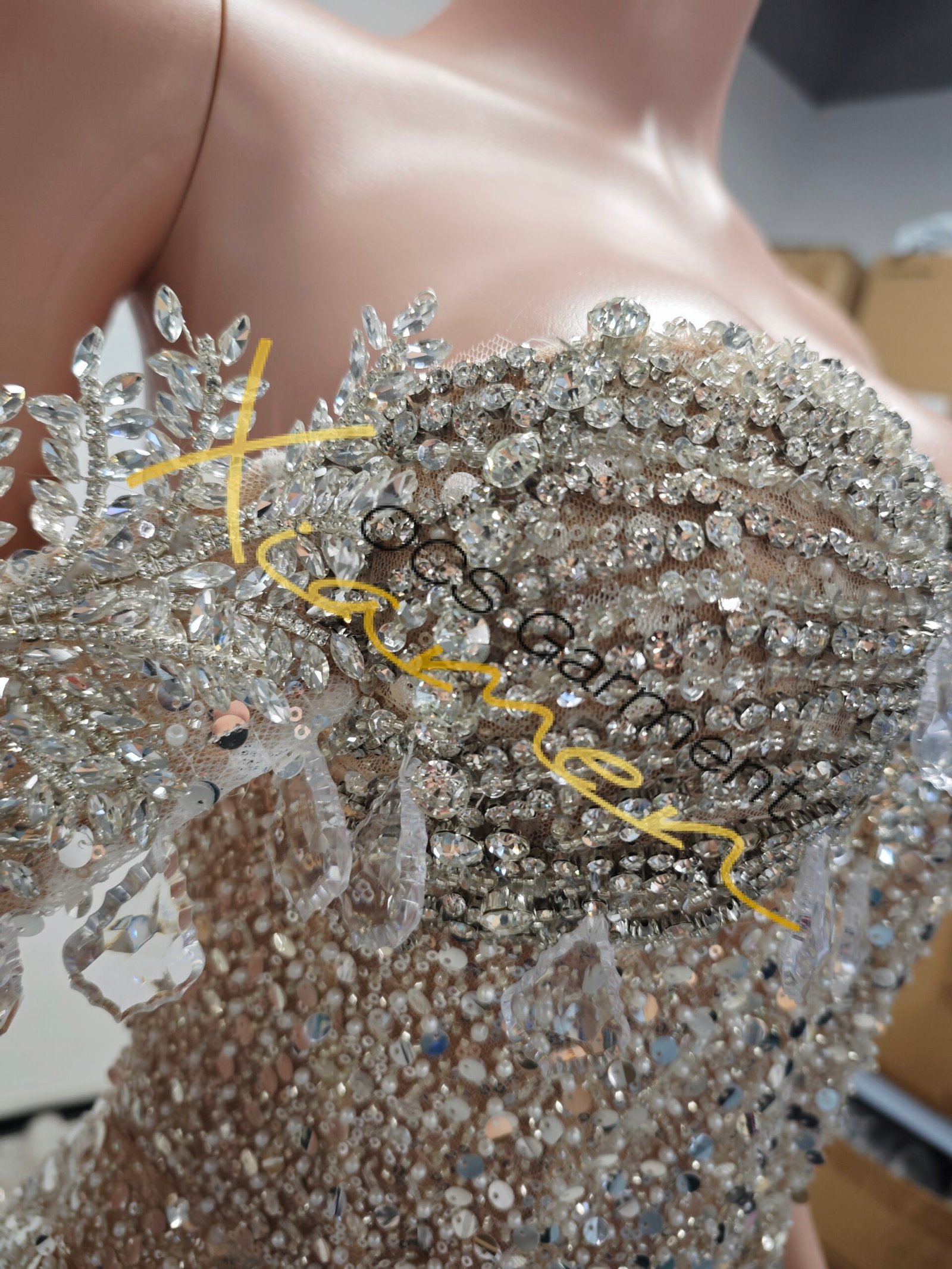 the scarlet majesty (red & silver) (copy) the scarlet majesty (red & silver) (copy)