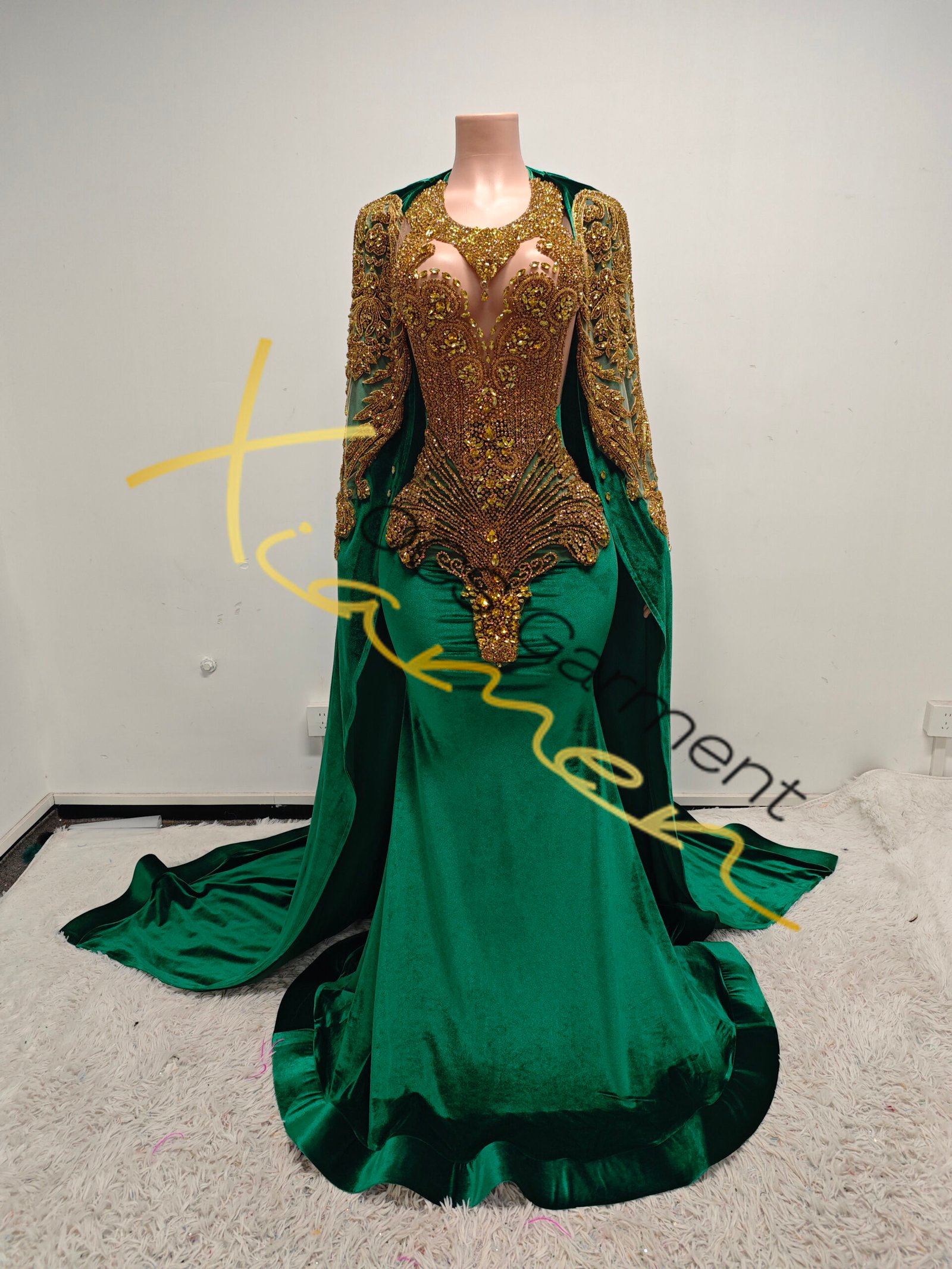 the scarlet majesty (black) (copy) the scarlet majesty (black) (copy)