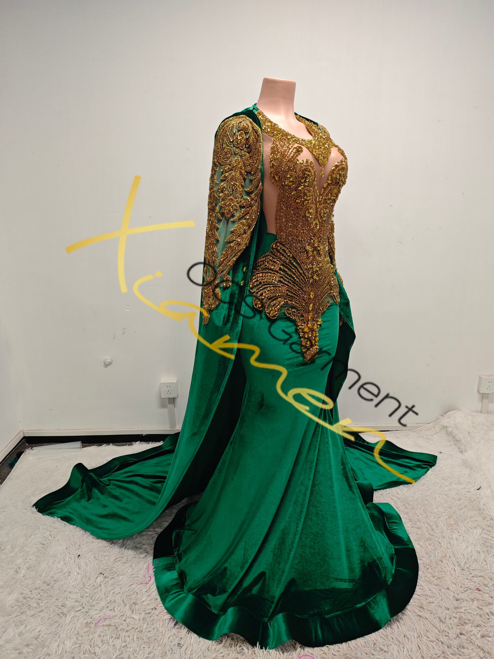 the scarlet majesty (black) (copy) the scarlet majesty (black) (copy)