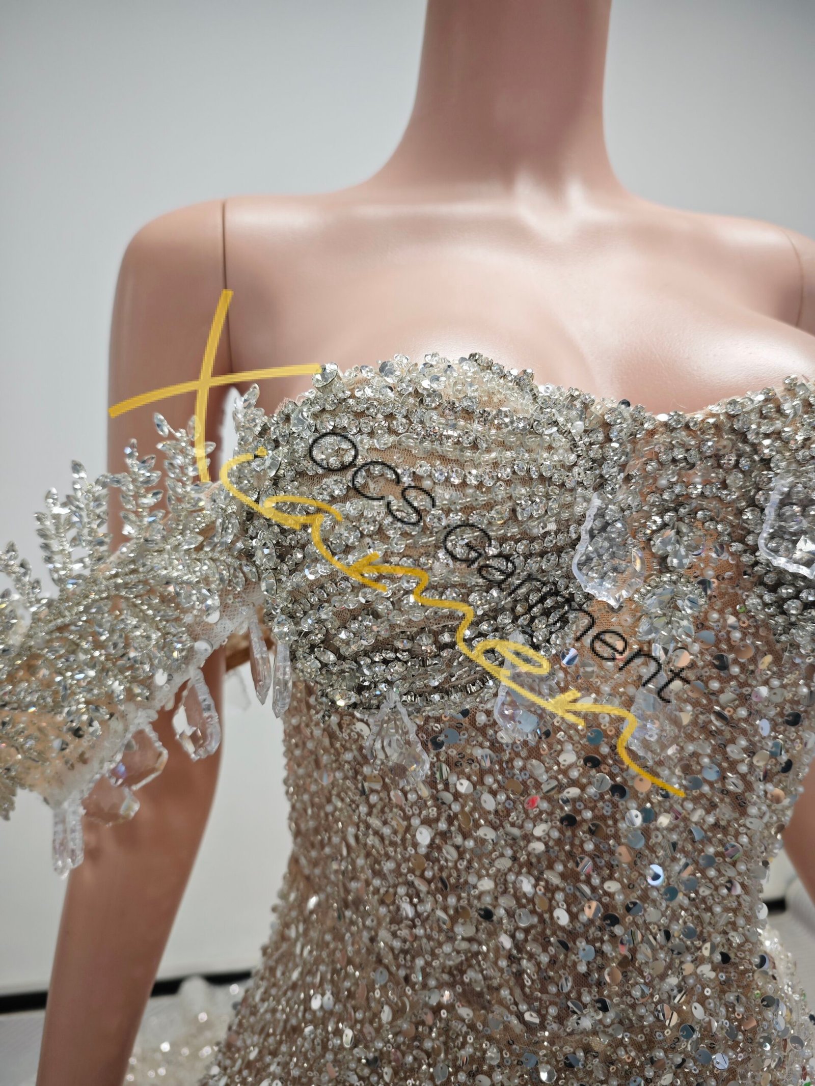 the scarlet majesty (red & silver) (copy) the scarlet majesty (red & silver) (copy)