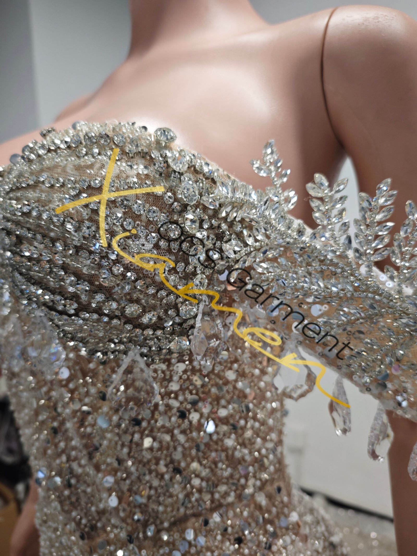 the scarlet majesty (red & silver) (copy) the scarlet majesty (red & silver) (copy)